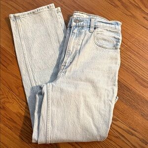 Ultra High Rise 90’s Straight jeans— A&F